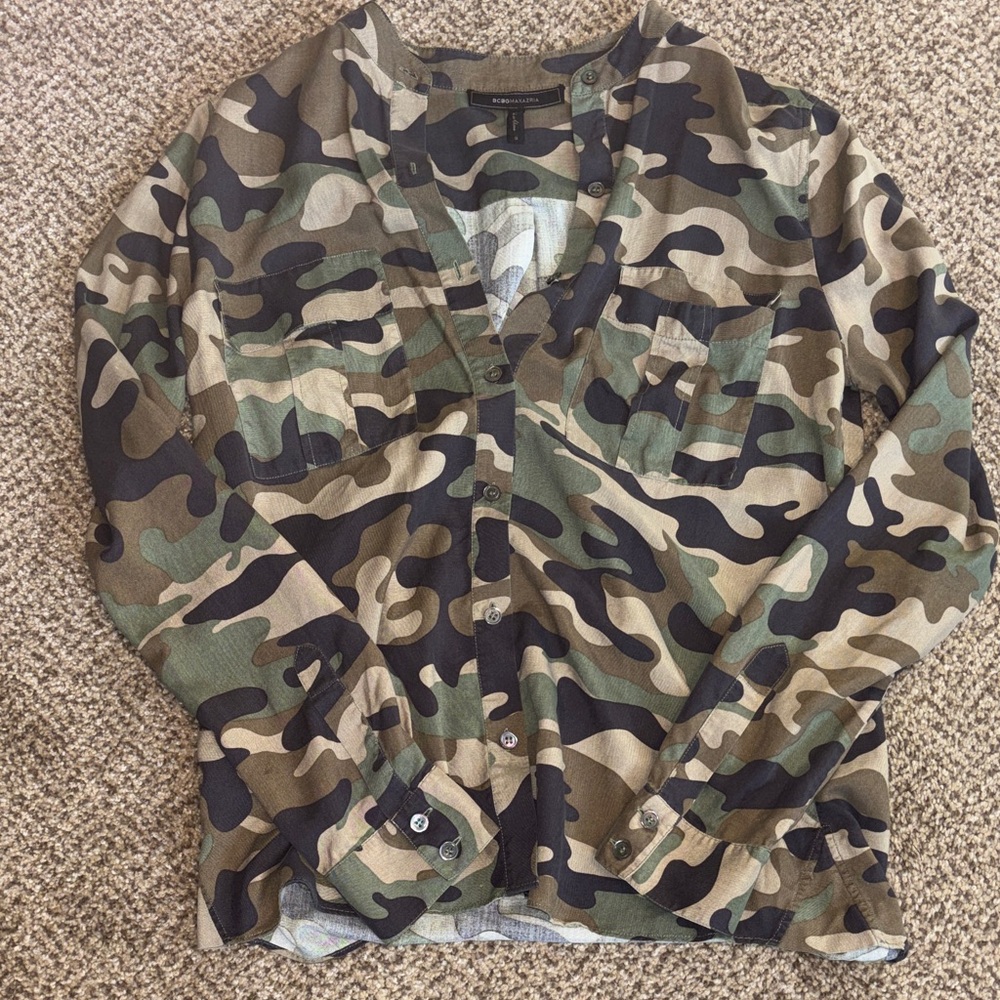 BCBG Camouflage Button-Up Shirt Small